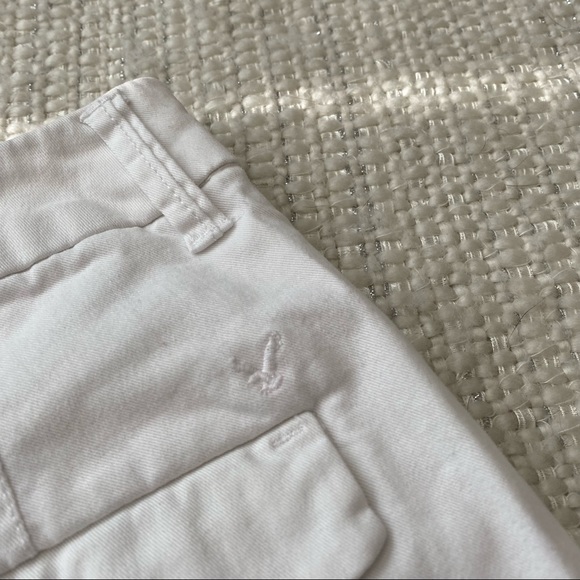American Eagle White Hi- Rise Shortie Stretch Shorts Size 4 - Picture 5 of 6